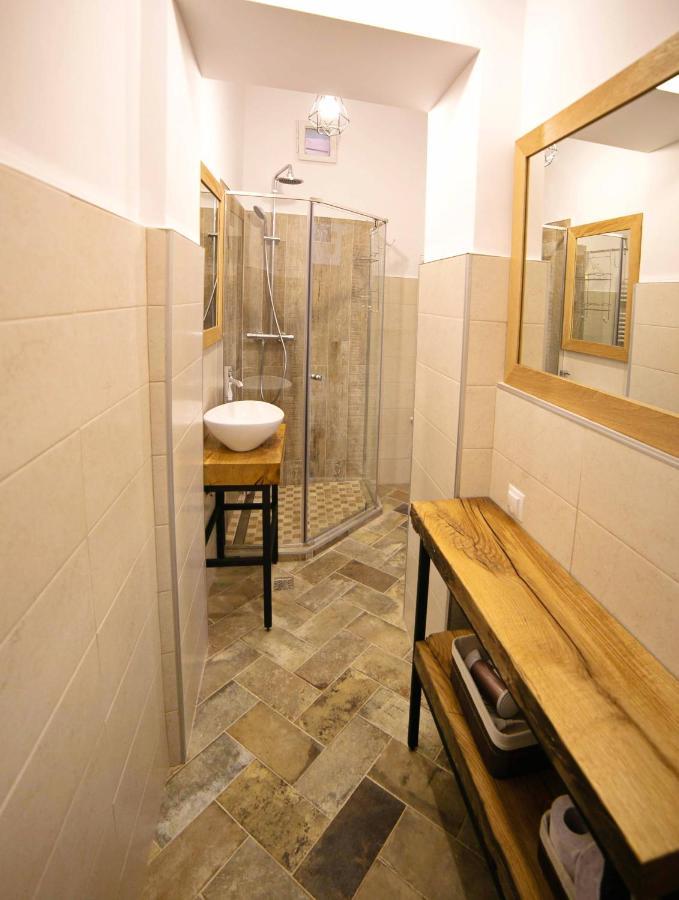 Jasmine Serenity Apartment - Central, Behind Black Church Brasov Ngoại thất bức ảnh