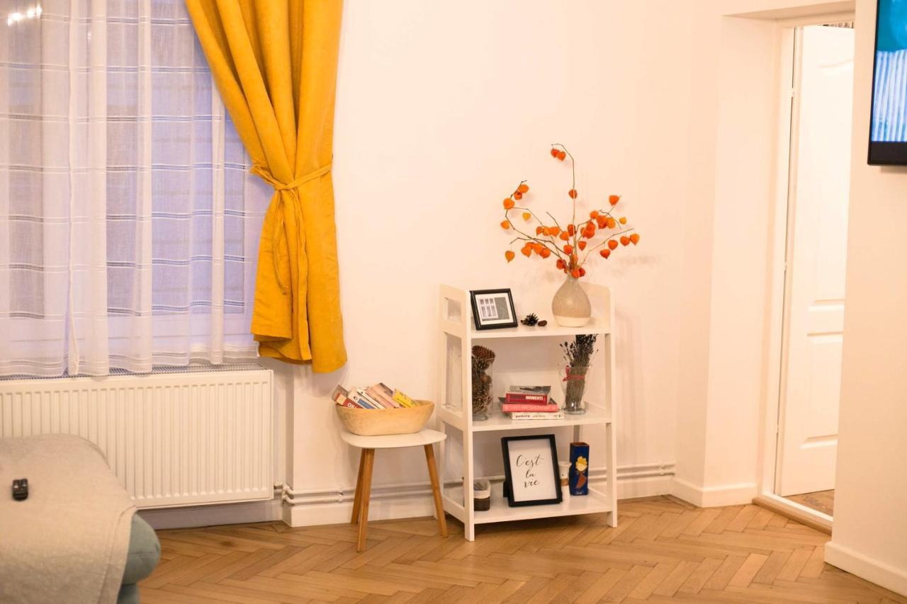 Jasmine Serenity Apartment - Central, Behind Black Church Brasov Ngoại thất bức ảnh