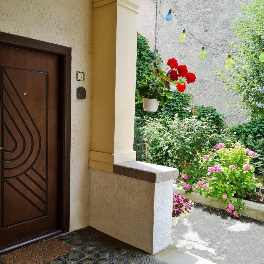 Jasmine Serenity Apartment - Central, Behind Black Church Brasov Ngoại thất bức ảnh